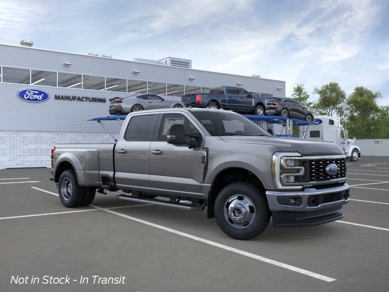 New 2026 Ford F350 4x4 Crew Cab DRW Super Duty image 1