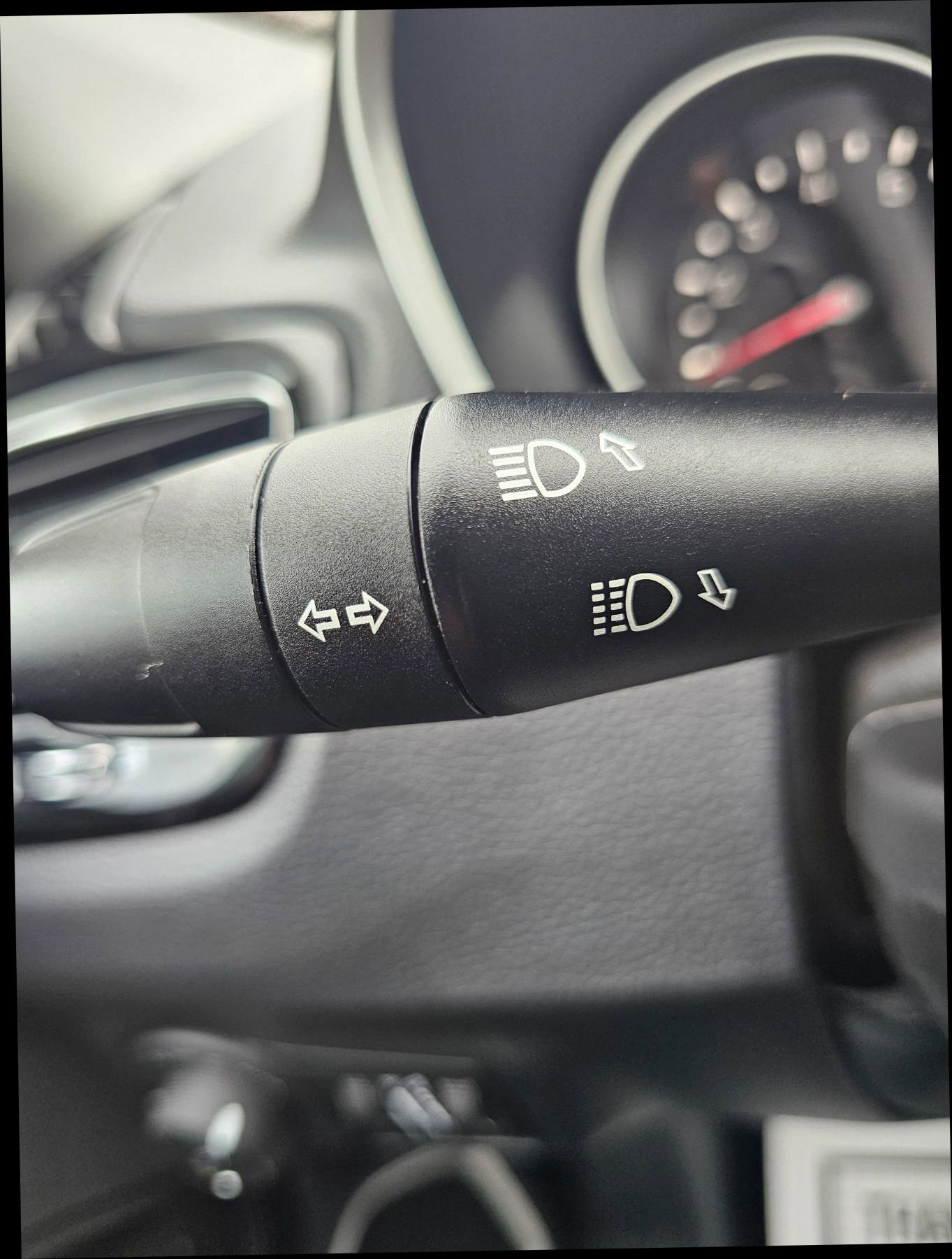 Used 2019 Jeep Compass Latitude image 18