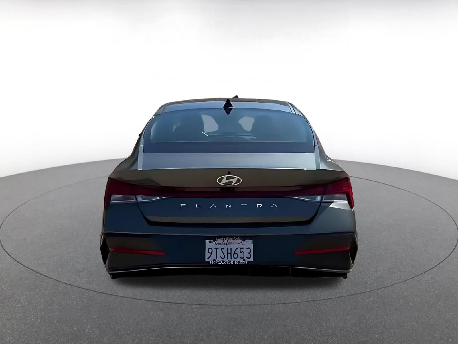 Used 2025 Hyundai Elantra SEL FWD image 12