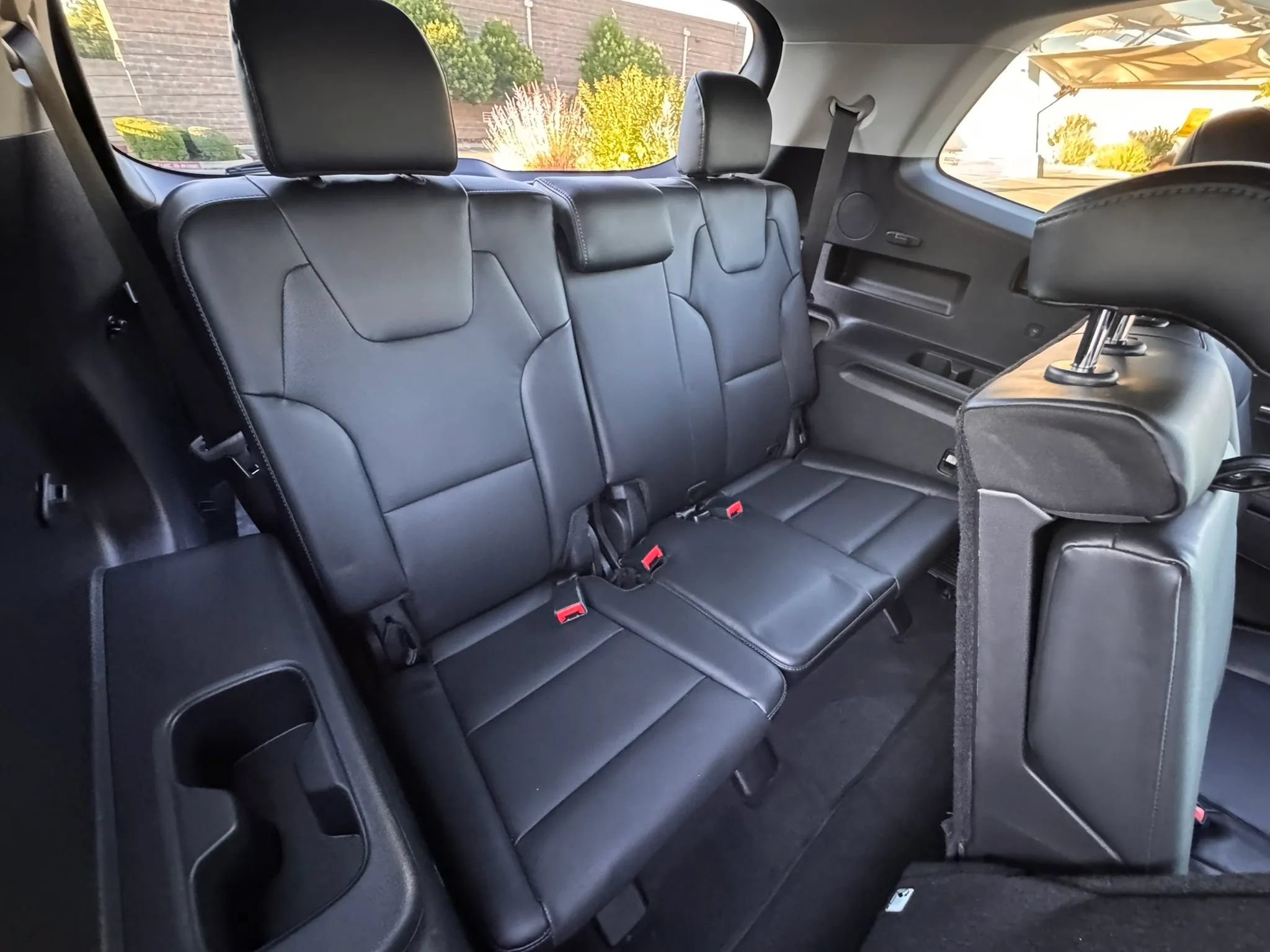 Used 2025 Kia Telluride LX FWD image 16