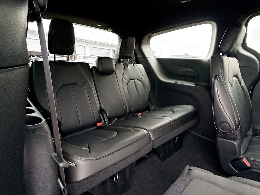 New 2026 Chrysler Pacifica Select FWD image 30