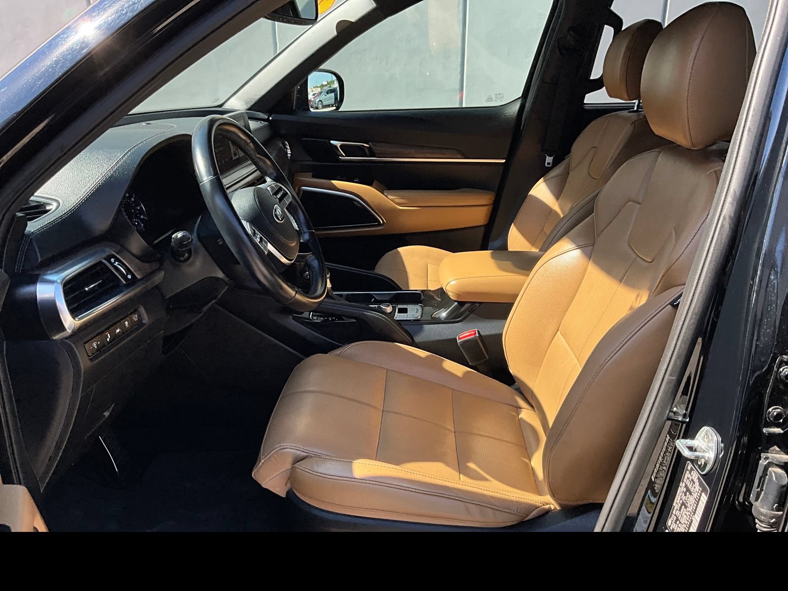Used 2021 Kia Telluride SX w/ Towing Package FWD image 2