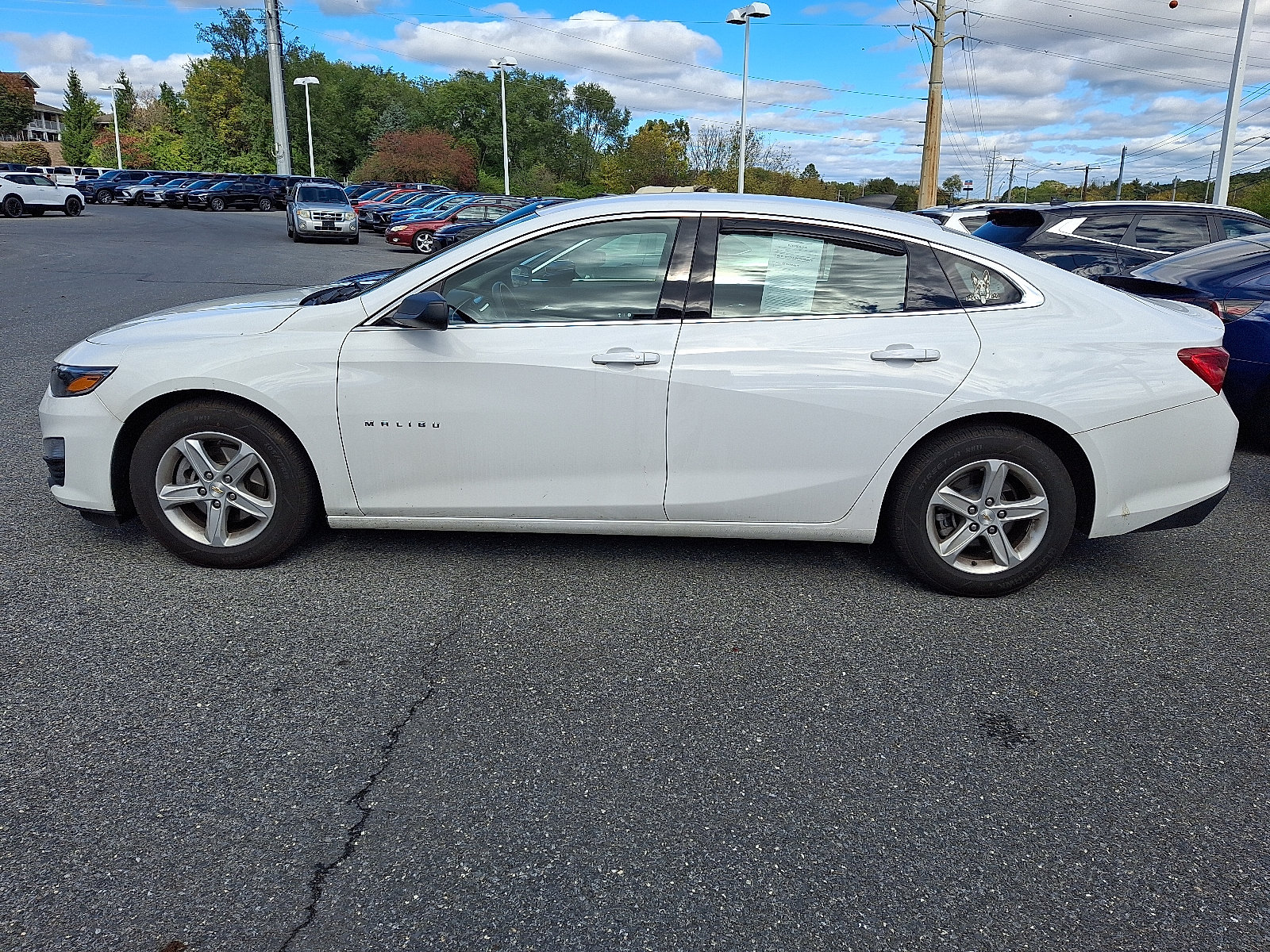 Used 2022 Chevrolet Malibu LS FWD image 4