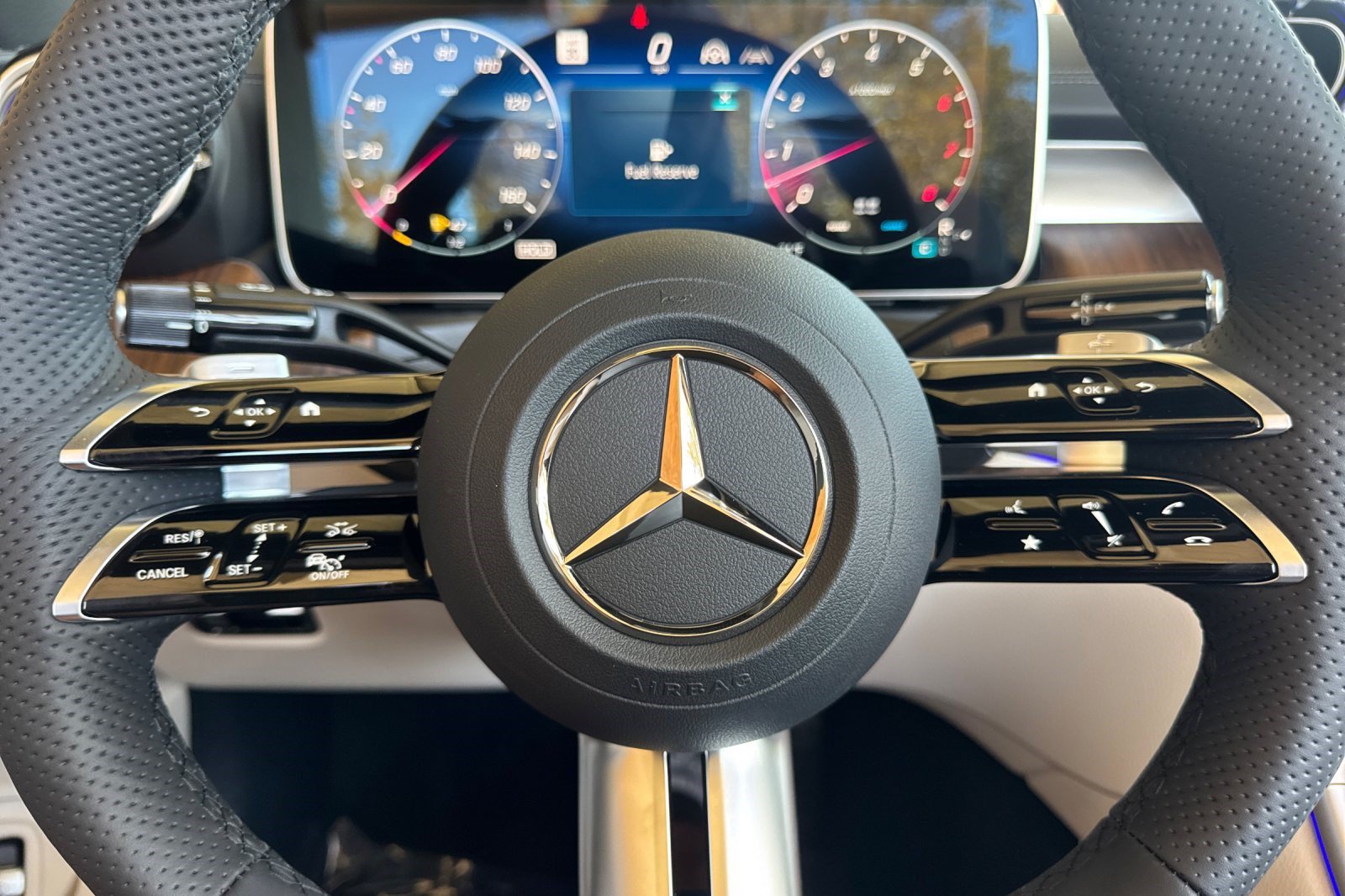 New 2027 Mercedes-Benz CLE 300 4MATIC Coupe image 11