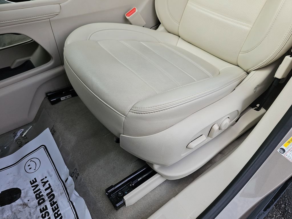 Used 2023 GMC Acadia Denali FWD image 34