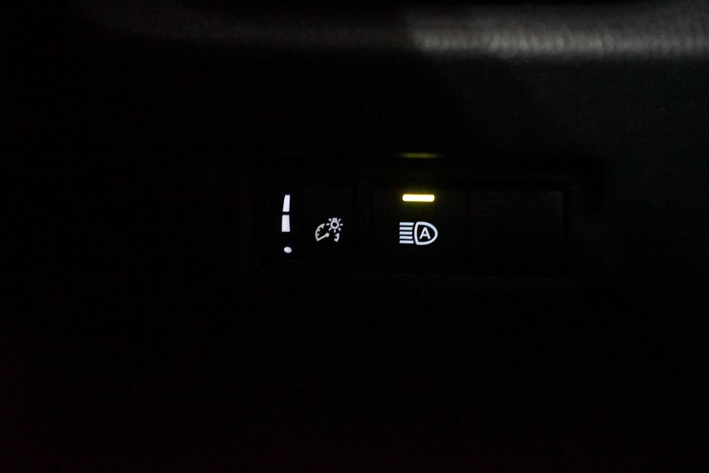 Certified 2025 Toyota RAV4 XLE FWD image 24
