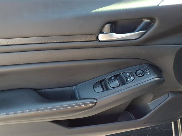 Used 2024 Nissan Altima 2.5 SV AWD/4WD image 8