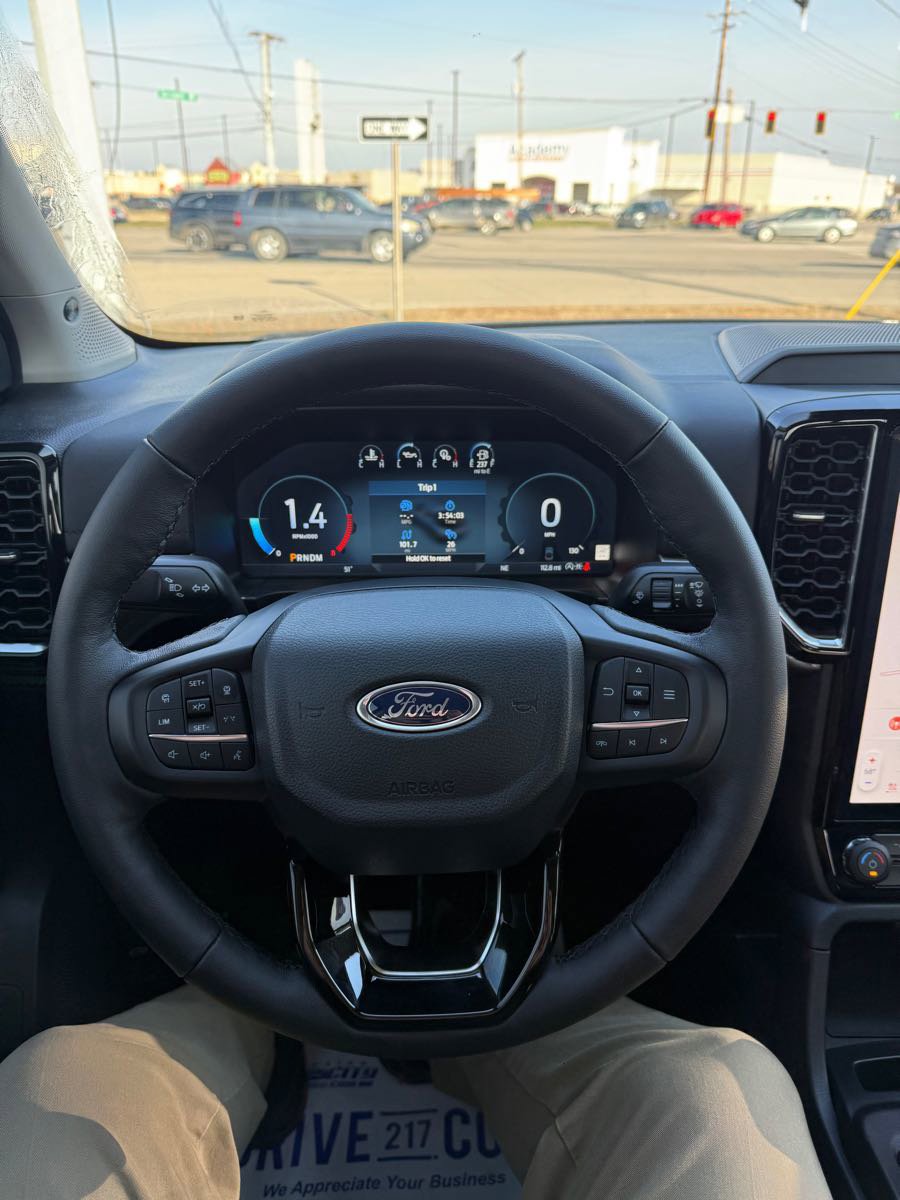 New 2025 Ford Ranger Lariat w/ Black Appearance Package image 13