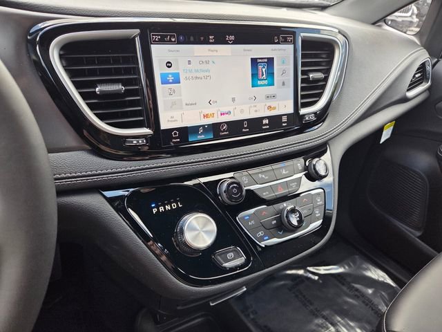 New 2026 Chrysler Pacifica Select FWD image 23