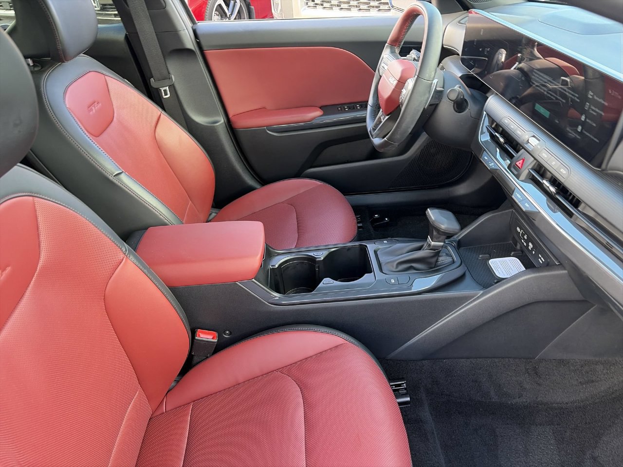 Certified 2025 Kia K4 GT-Line w/ GT-Line Premium Package FWD image 11