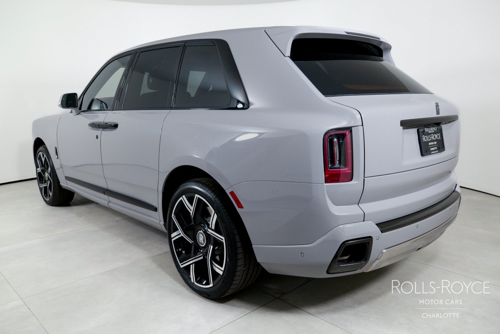 Used 2026 Rolls-Royce Cullinan Black Badge AWD/4WD image 8