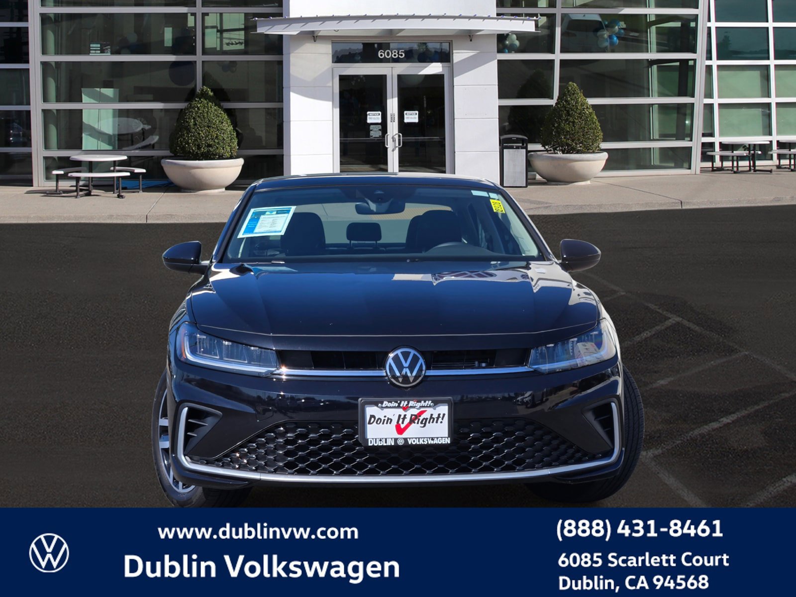 Certified 2025 Volkswagen Jetta SE FWD image 2