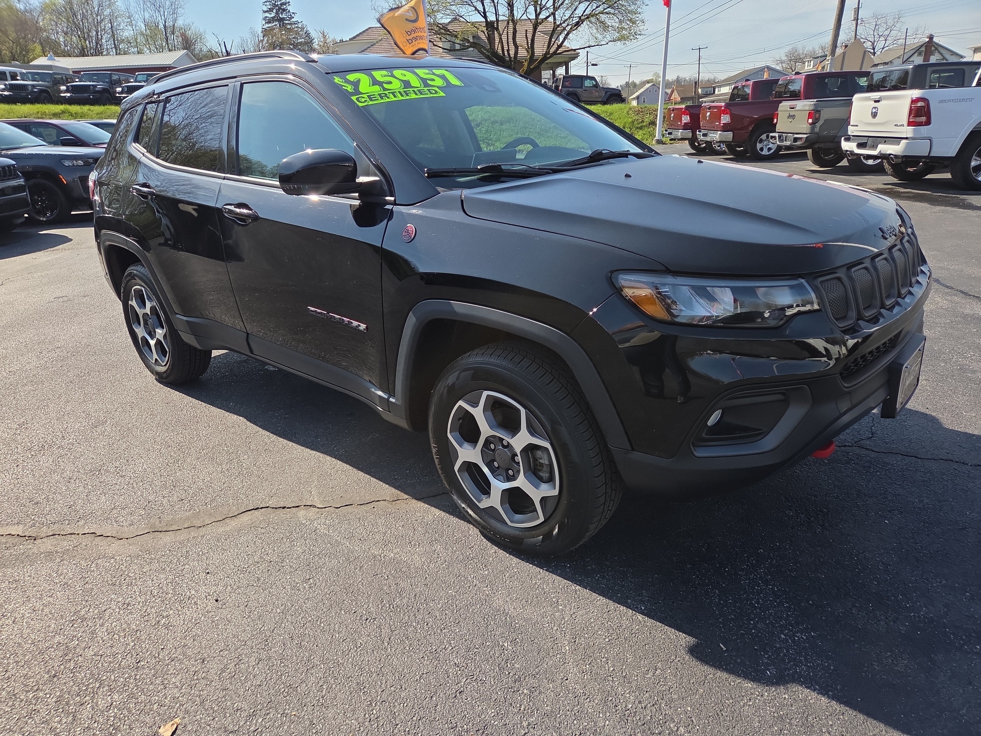 Certified 2022 Jeep Compass Trailhawk w/ Trailhawk Convenience Group AWD/4WD image 1