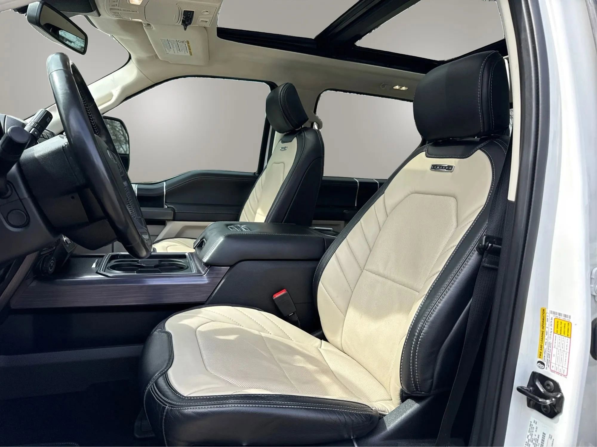 Used 2020 Ford F250 Limited AWD/4WD image 9