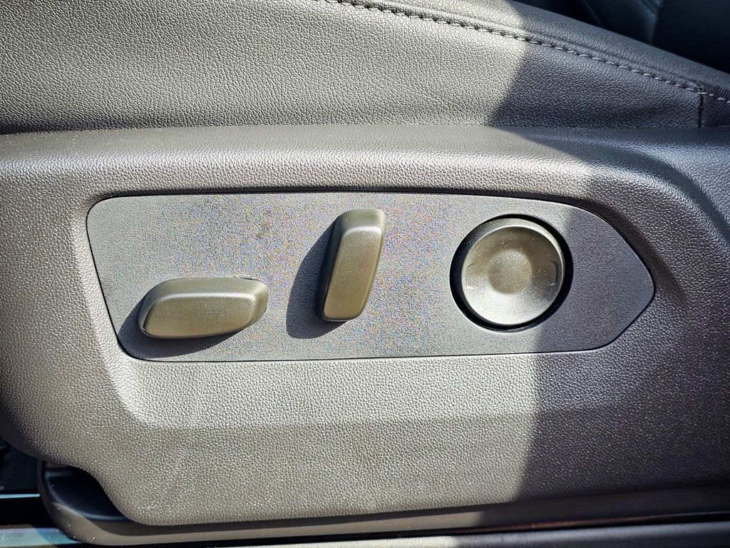 New 2026 GMC Sierra 2500 SLT w/ Max Trailering Package image 19