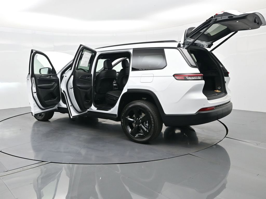 New 2025 Jeep Grand Cherokee L Altitude image 36