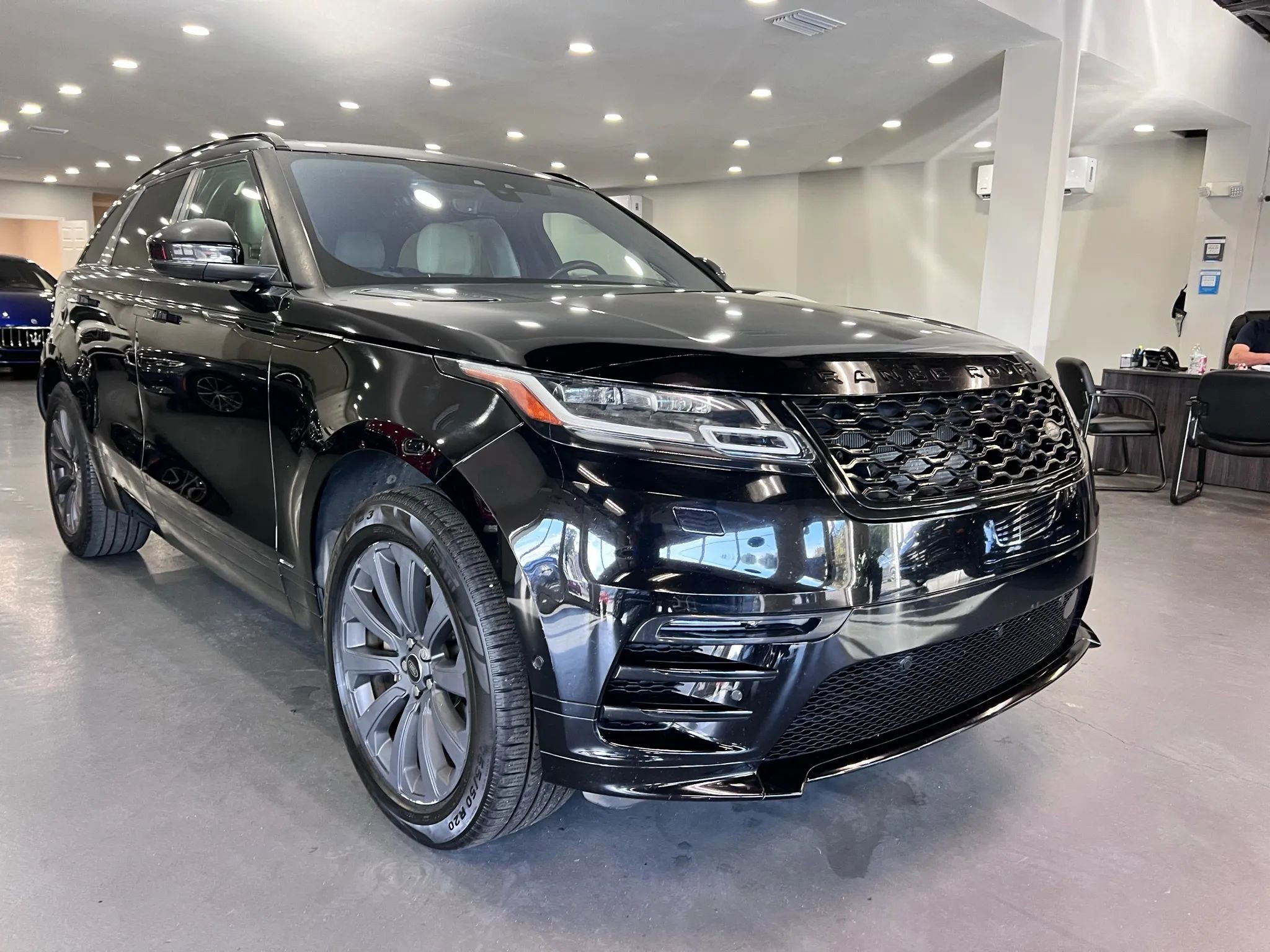 Used 2019 Land Rover Range Rover Velar R-Dynamic SE