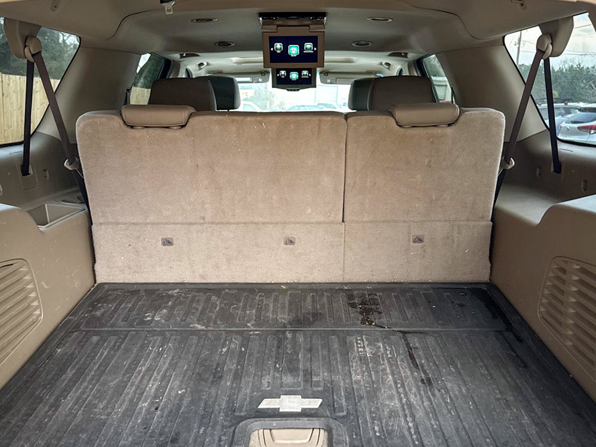 Used 2017 Chevrolet Suburban Premier AWD/4WD image 8