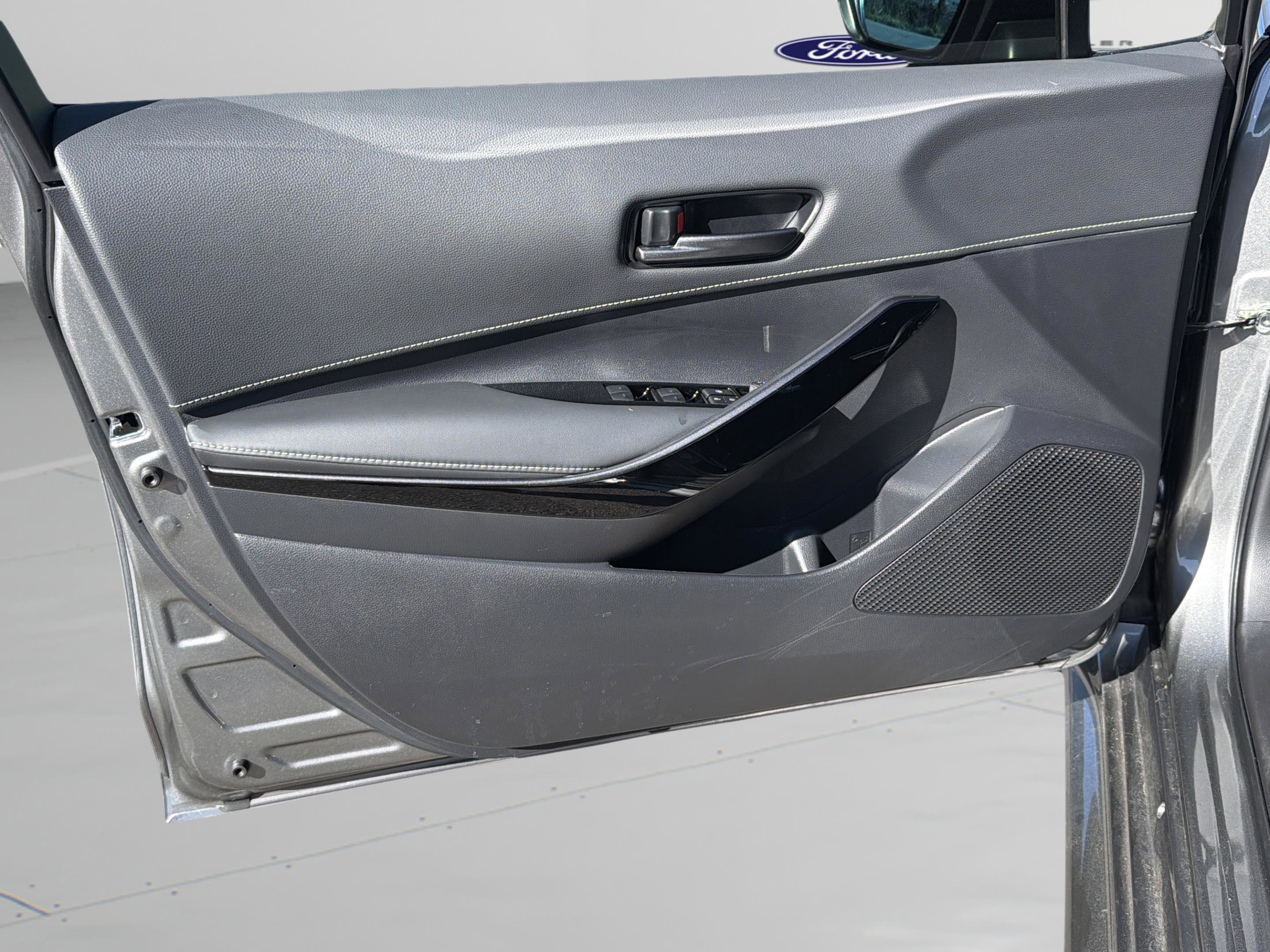 Used 2025 Toyota Corolla Premium image 31