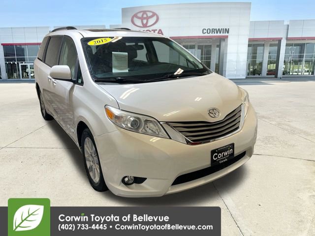 Used 2015 Toyota Sienna XLE image 1