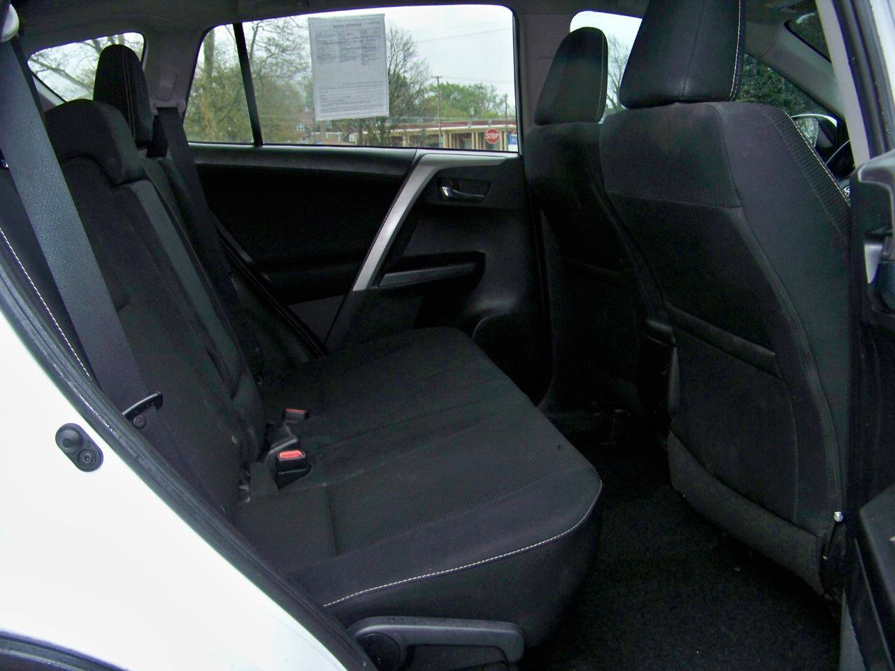 Used 2018 Toyota RAV4 XLE image 32