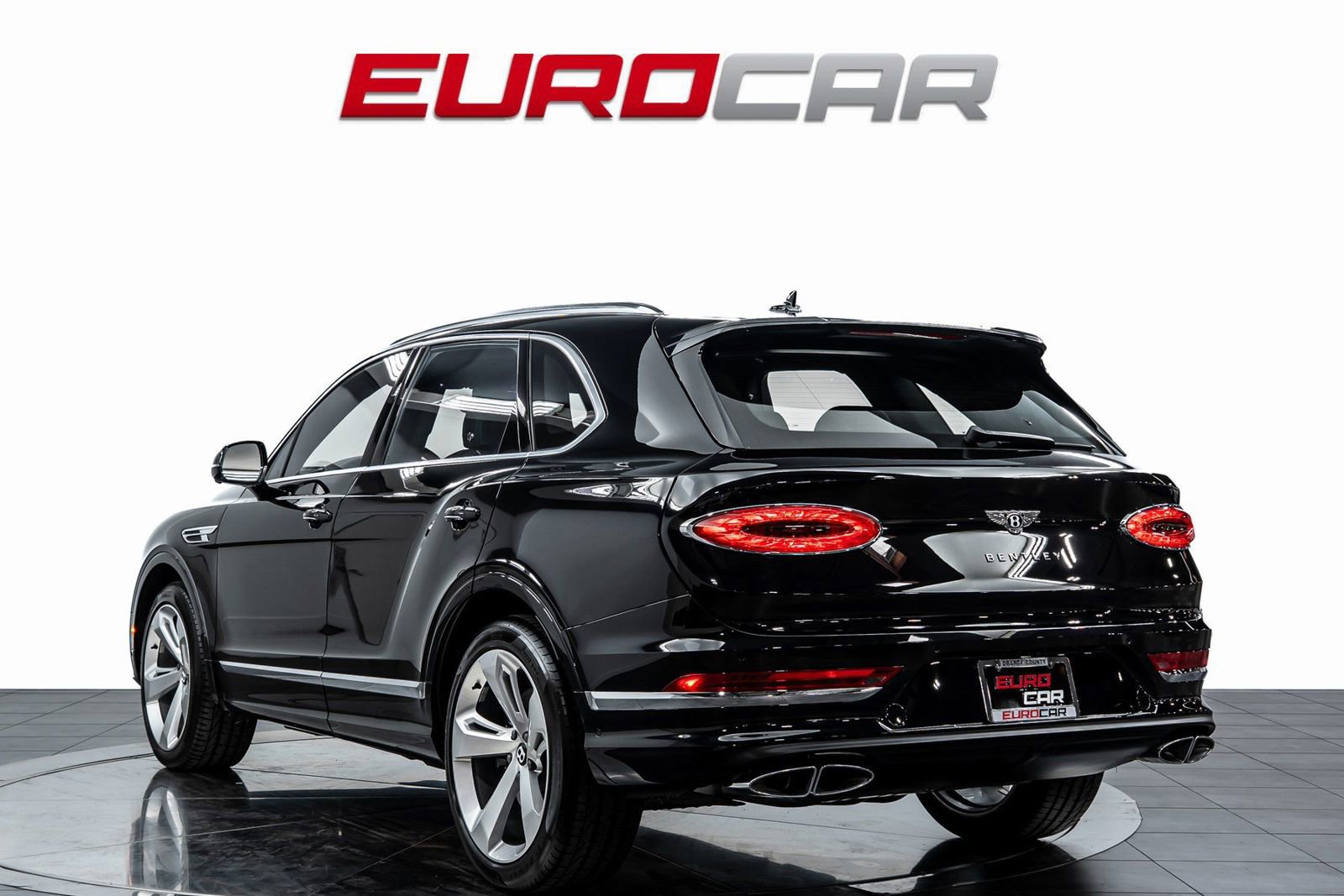 Used 2024 Bentley Bentayga AWD/4WD image 3