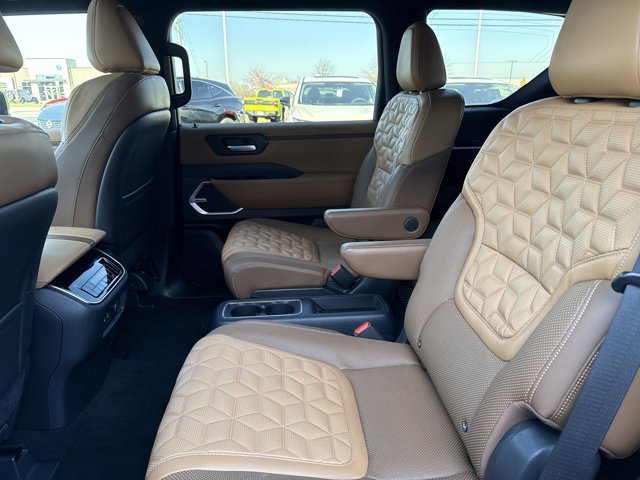 Certified 2025 Nissan Armada Platinum Reserve image 6