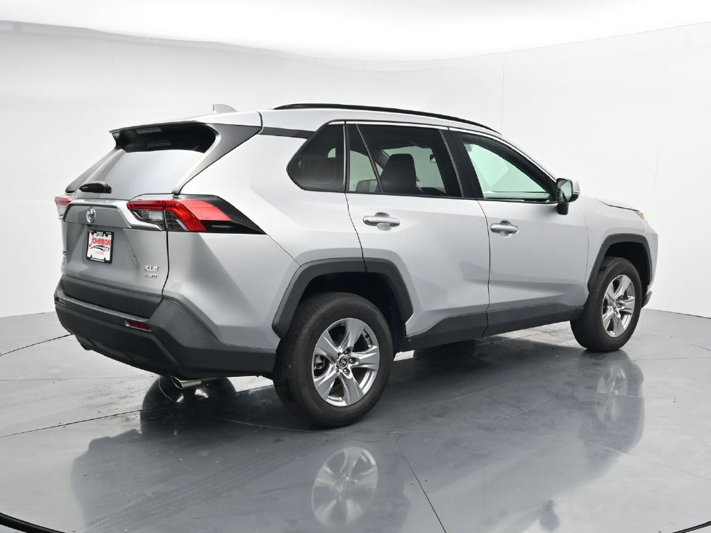 Used 2024 Toyota RAV4 XLE AWD/4WD image 8