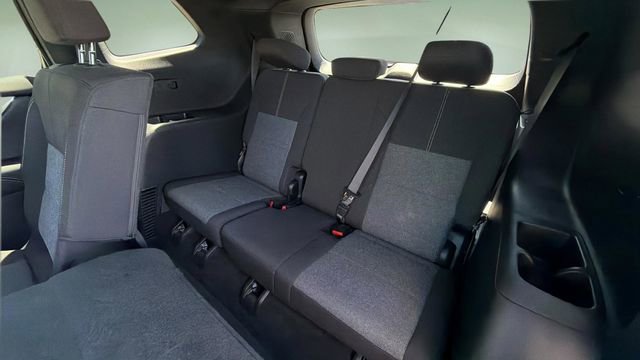 Used 2025 GMC Acadia Elevation FWD image 32