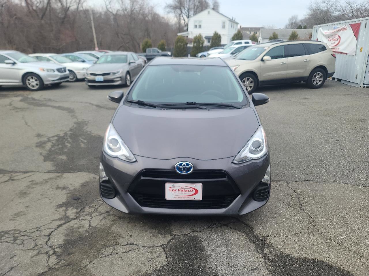 Used 2016 Toyota Prius C Two image 2