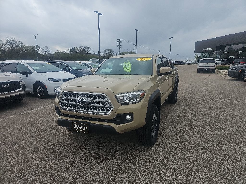 Used 2017 Toyota Tacoma TRD Off-Road w/ Tow Package (A/T) AWD/4WD image 1