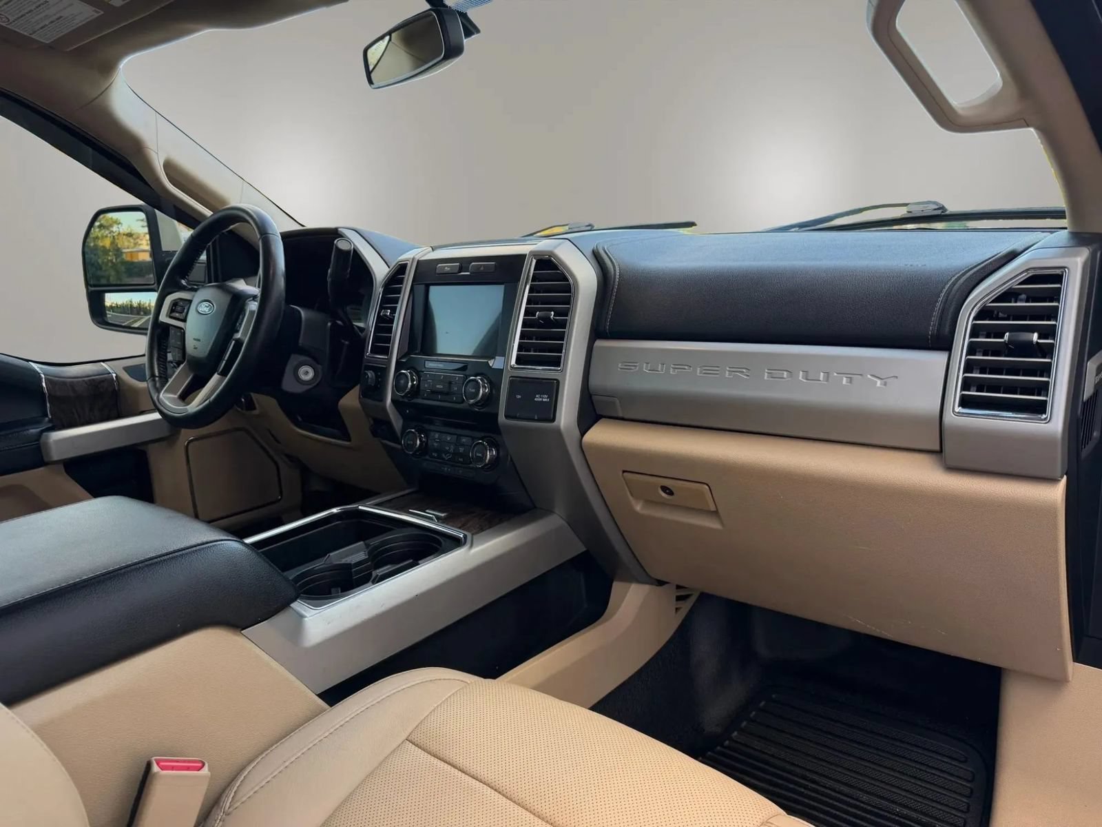 Used 2017 Ford F250 Lariat w/ Lariat Value Package AWD/4WD image 28