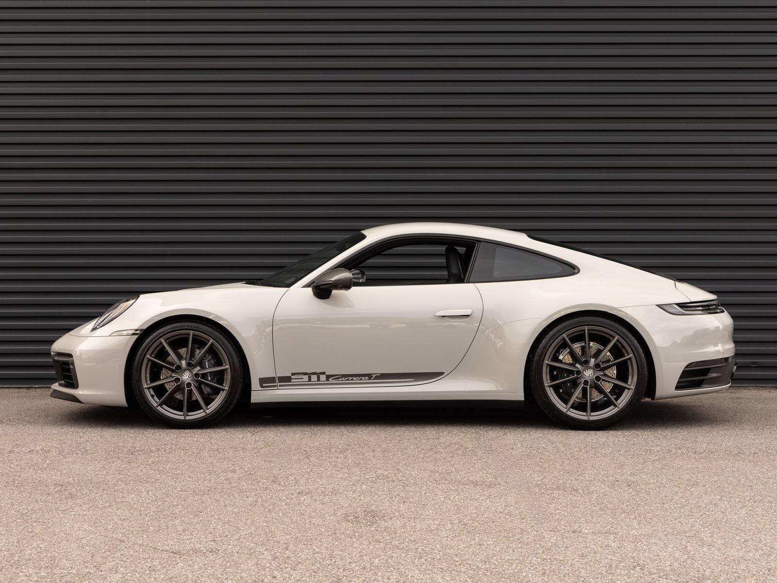 Certified 2024 Porsche 911 Carrera T RWD image 2