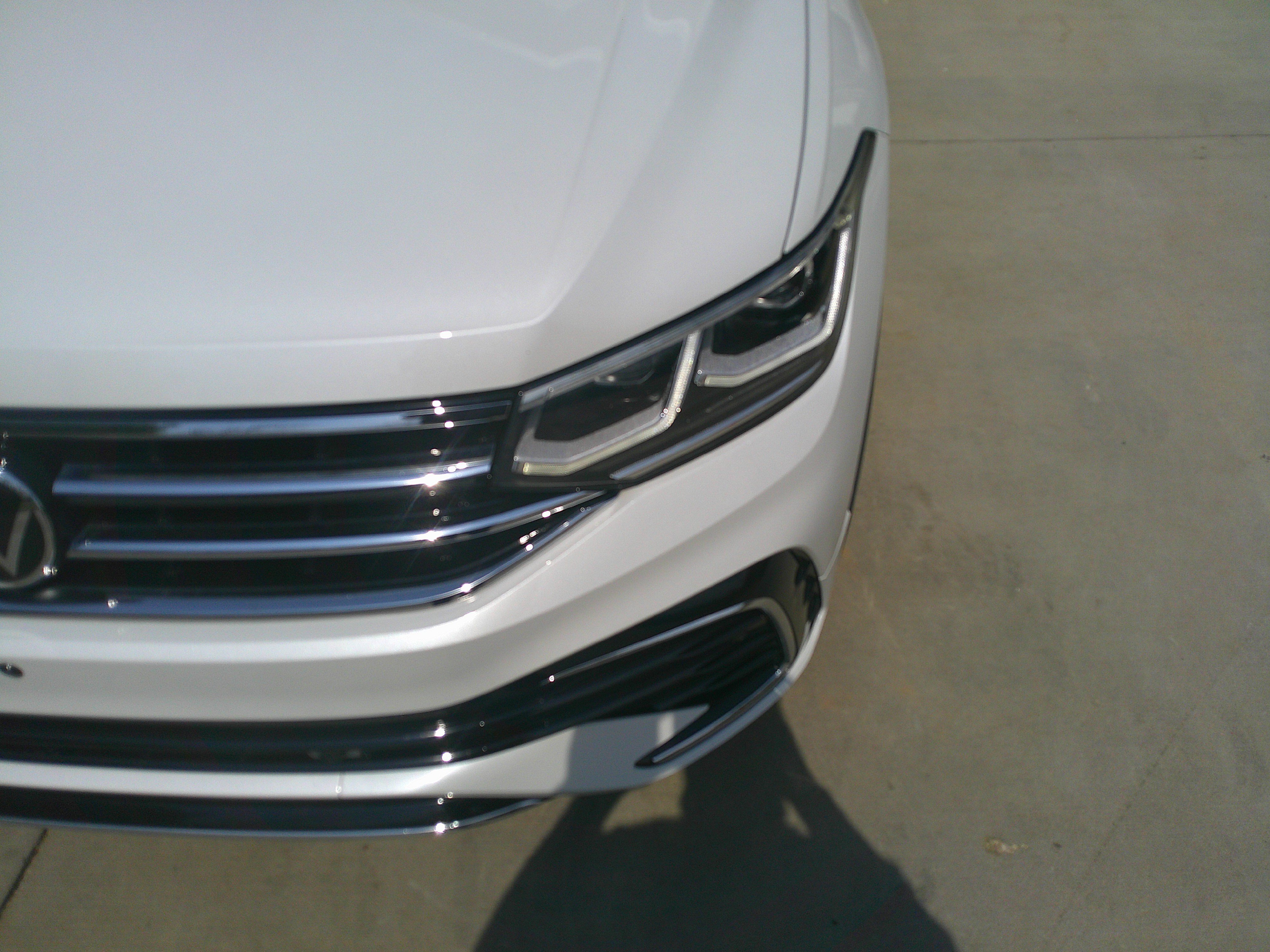 Used 2024 Volkswagen Tiguan SEL R-Line image 7