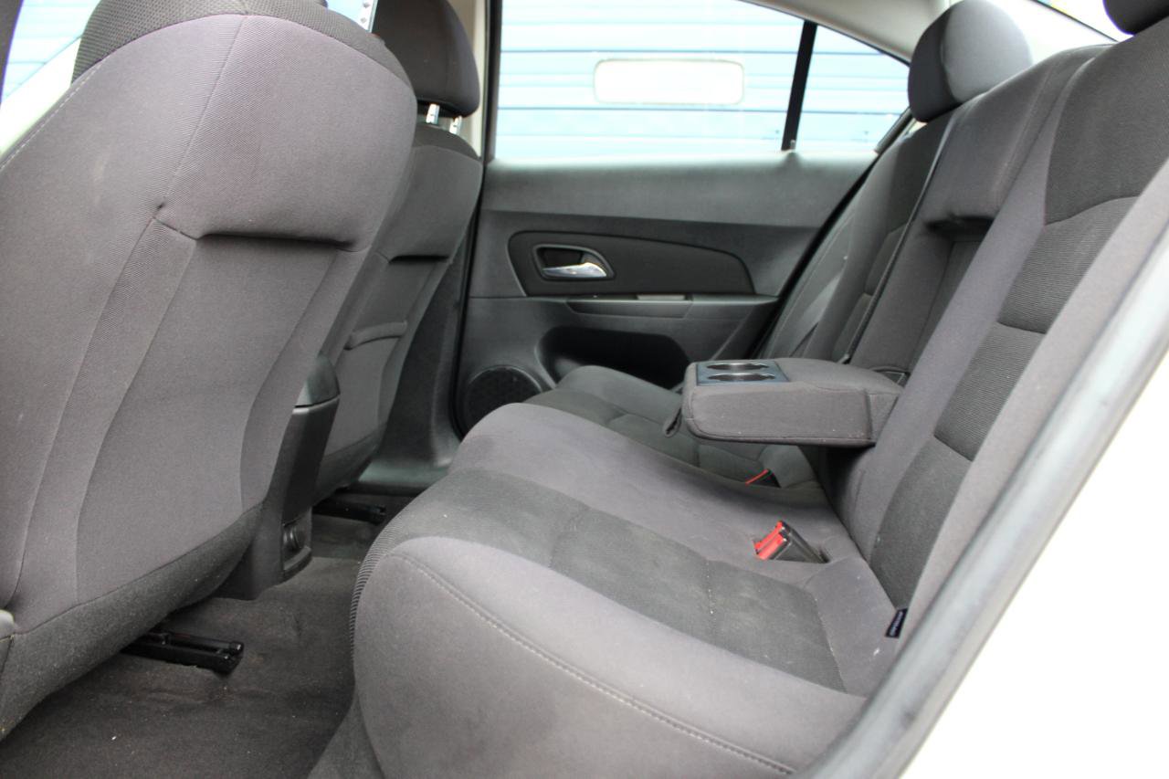Used 2015 Chevrolet Cruze LT image 41