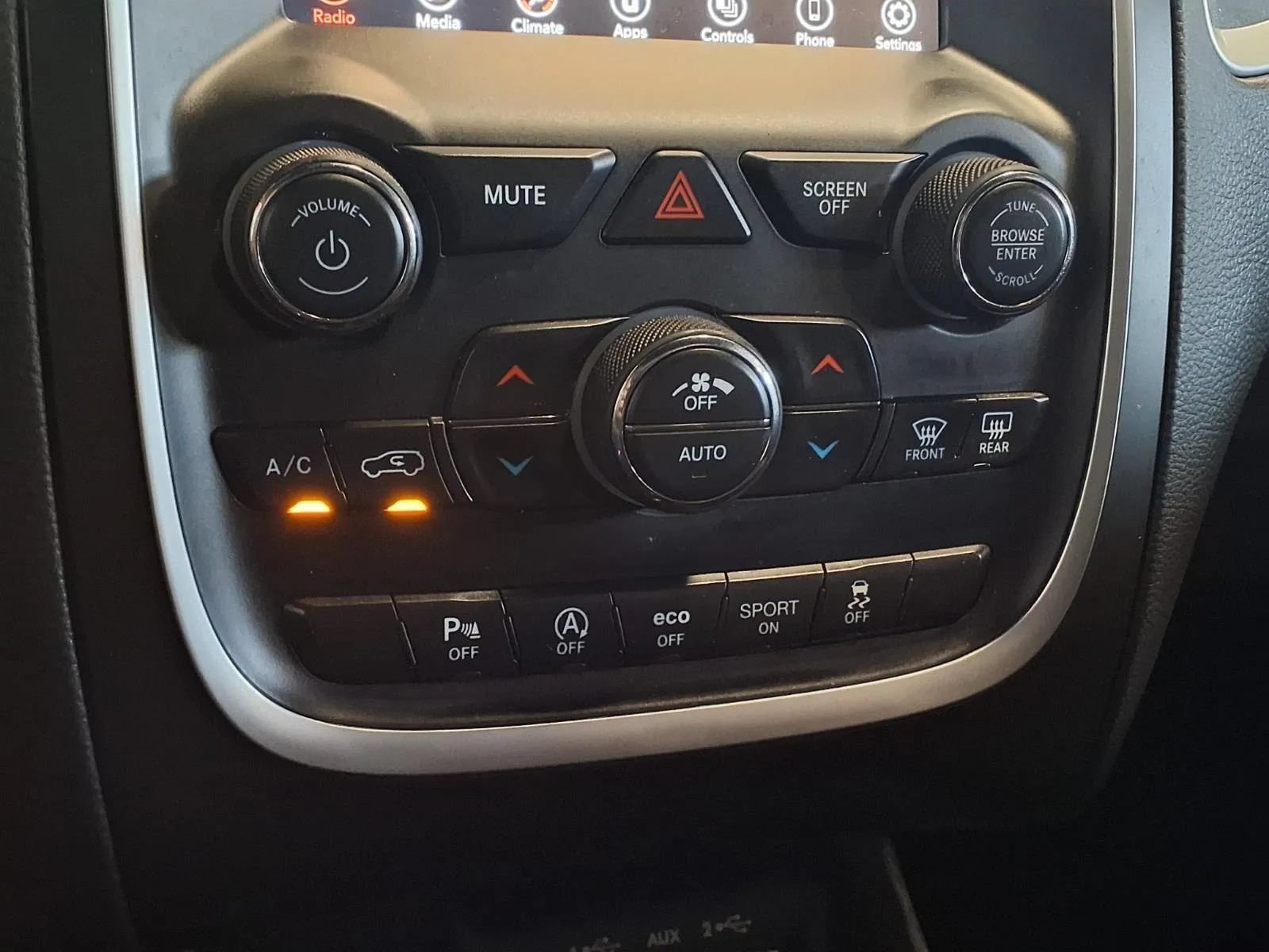 Used 2020 Dodge Durango SXT AWD/4WD image 23
