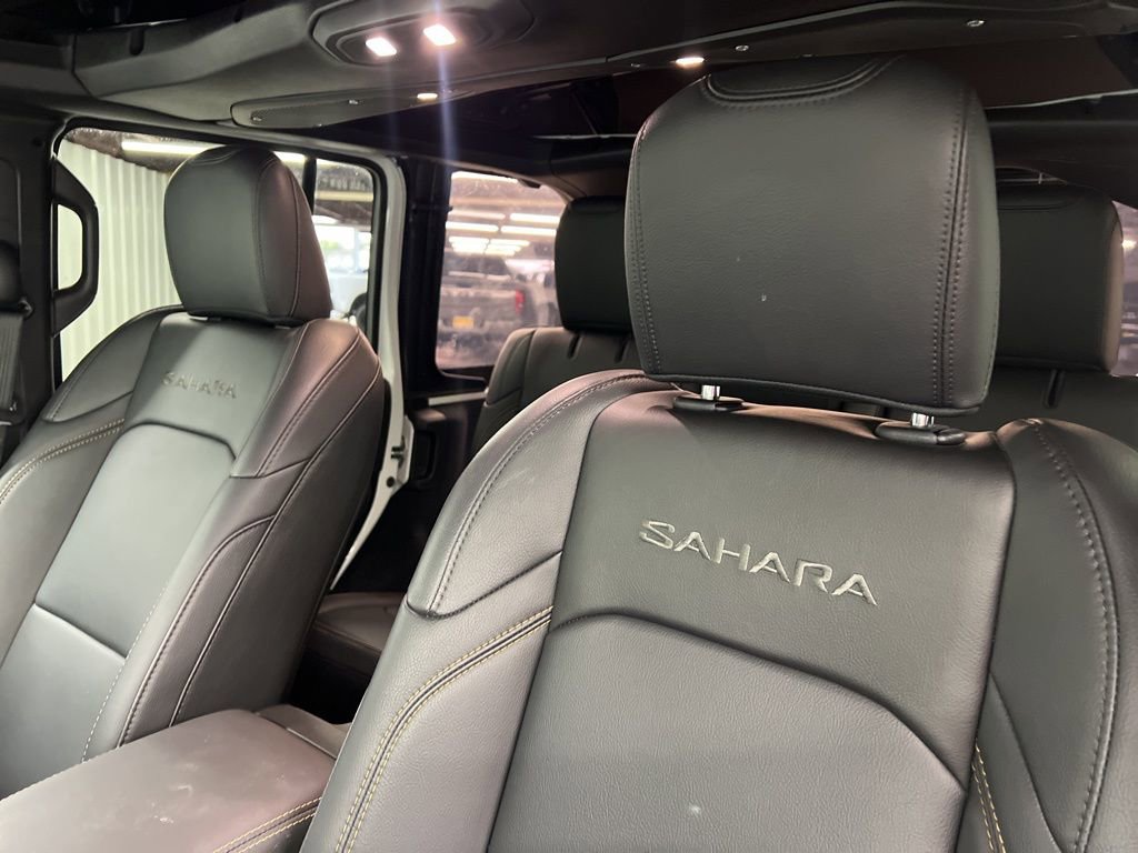 Used 2024 Jeep Wrangler Sahara image 15