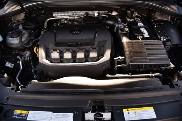 Used 2020 Volkswagen Tiguan SEL w/ Tiguan Two-Row MDO Package image 29