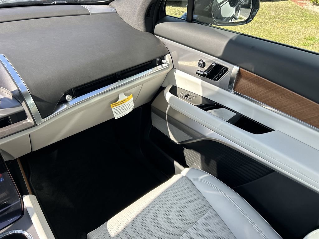 New 2026 Cadillac Vistiq Luxury image 16