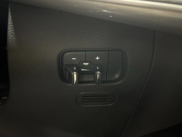 Used 2024 Jeep Wagoneer Series III w/ Convenience Group I image 27