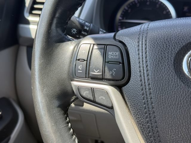 Used 2018 Toyota Highlander Limited FWD image 24