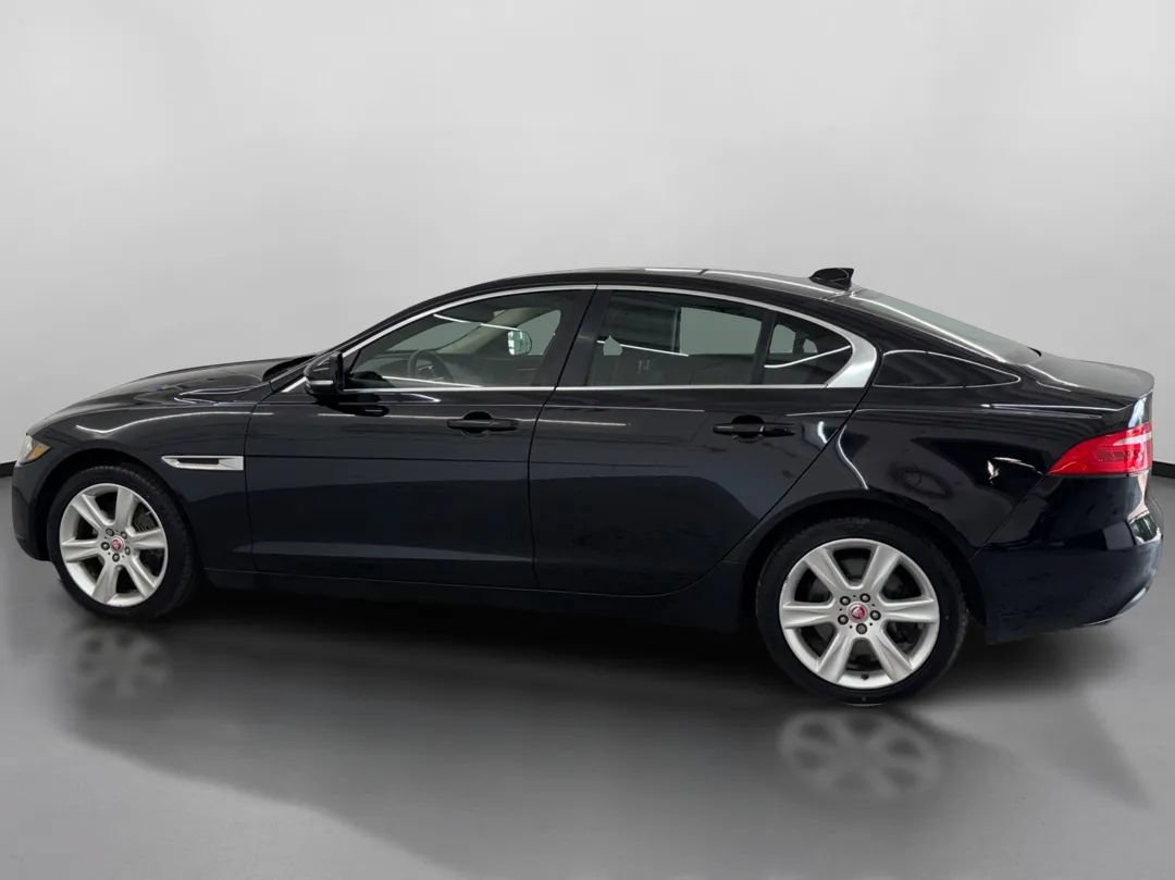 Used 2018 Jaguar XE Prestige AWD/4WD image 5