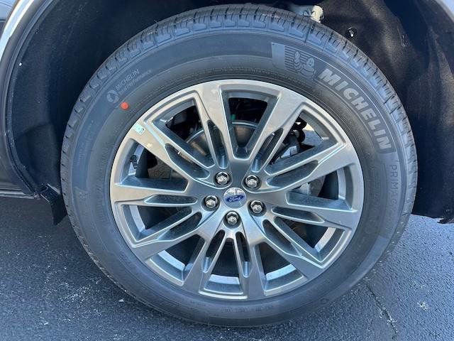 New 2025 Ford Explorer Active w/ Active Comfort Package image 14