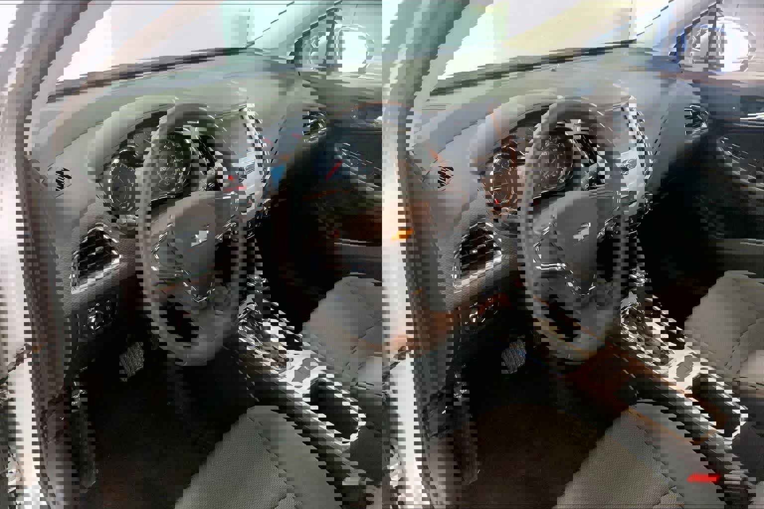 Used 2017 Chevrolet Cruze LS image 2