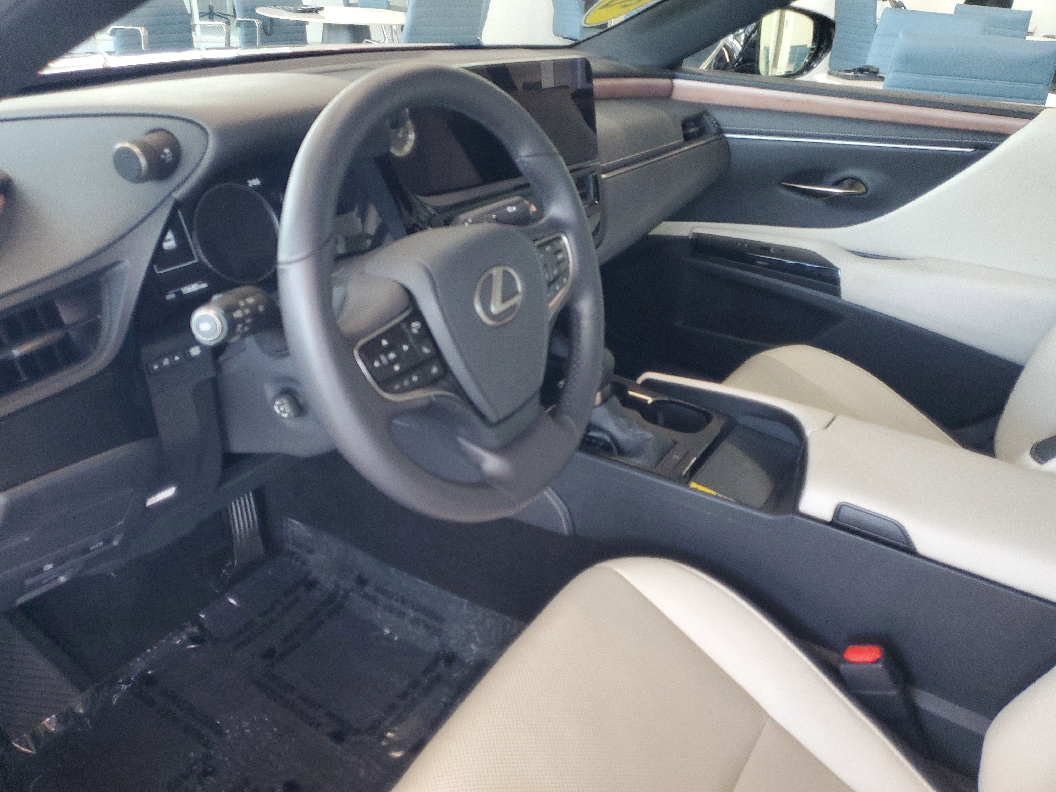 Used 2025 Lexus ES 350 w/ Premium Package FWD image 16