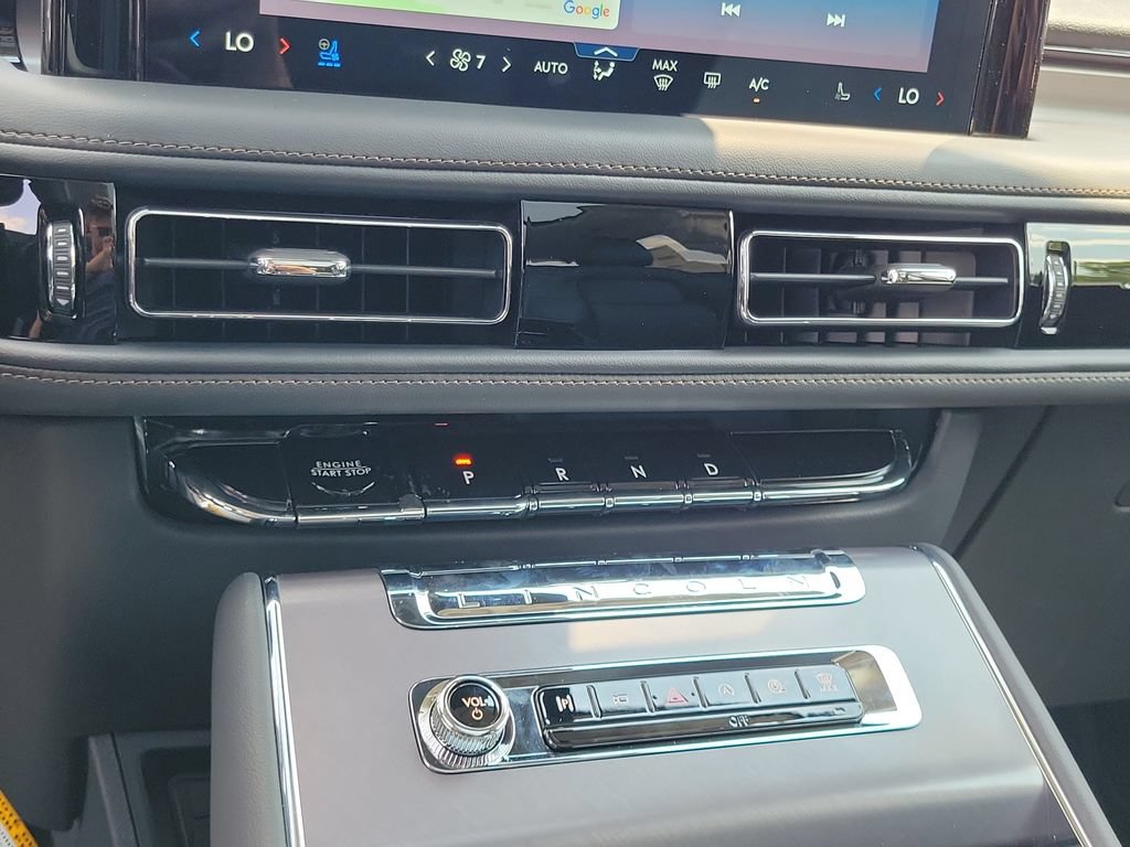 New 2026 Lincoln Aviator AWD image 28