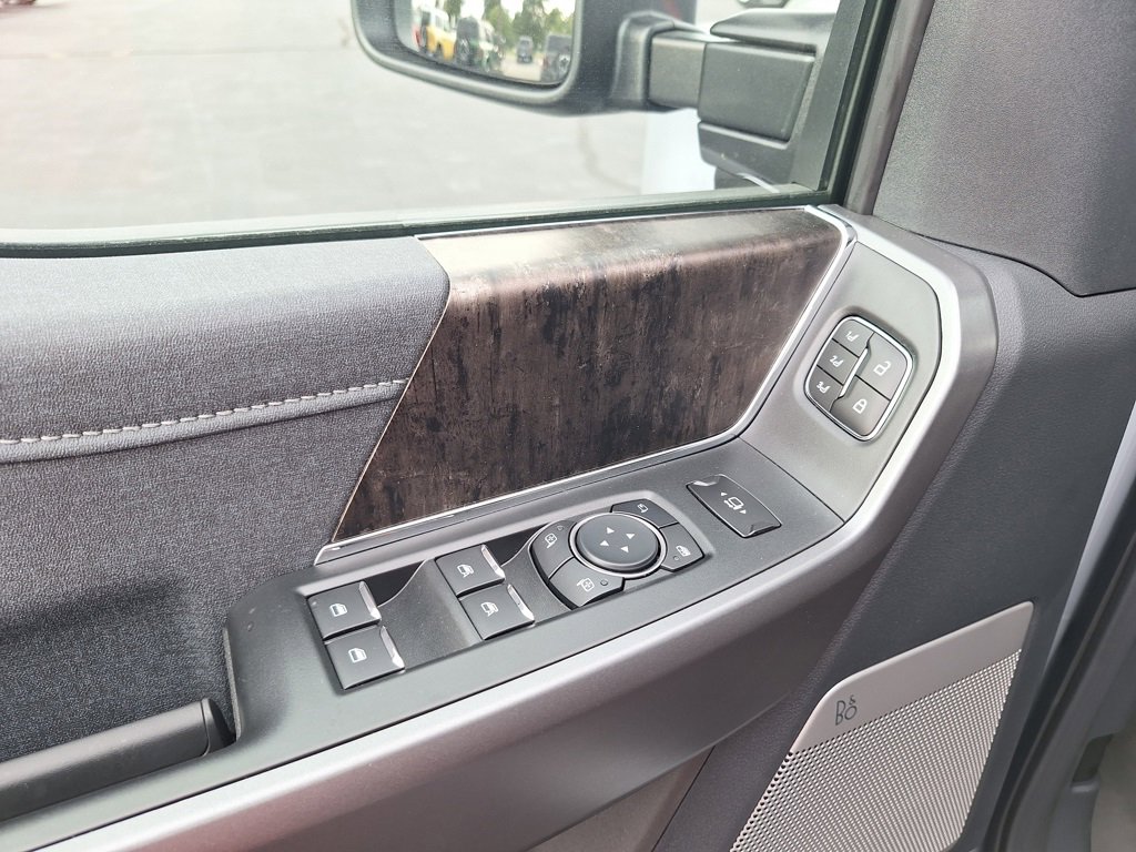 New 2026 Ford F250 Lariat image 3