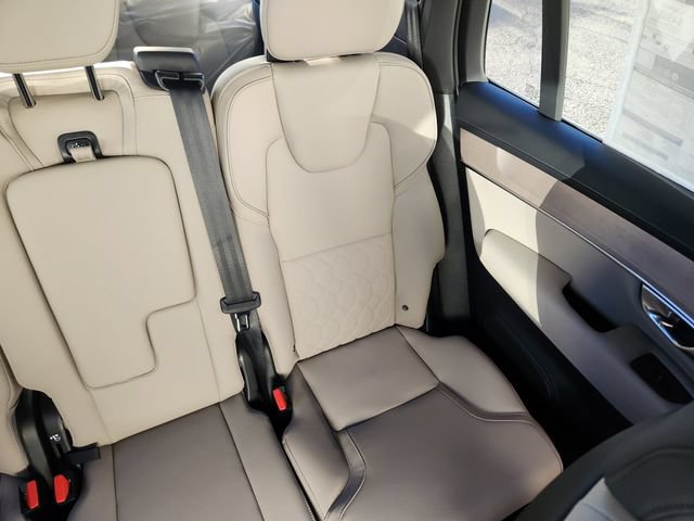 New 2026 Volvo XC90 B5 Core w/ Protection Package AWD/4WD image 15