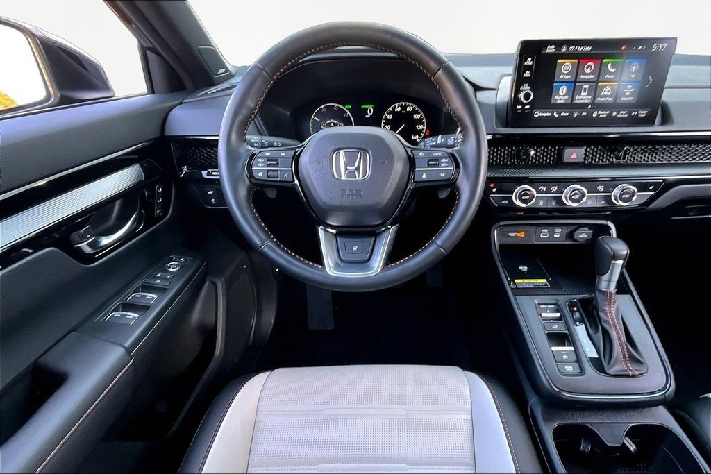 Used 2025 Honda CR-V Sport Touring image 9