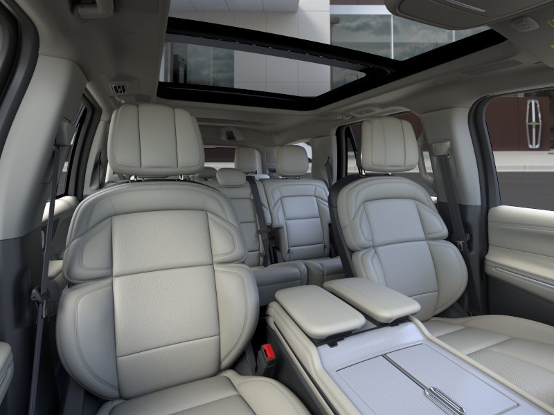 New 2026 Lincoln Navigator Reserve AWD/4WD image 10
